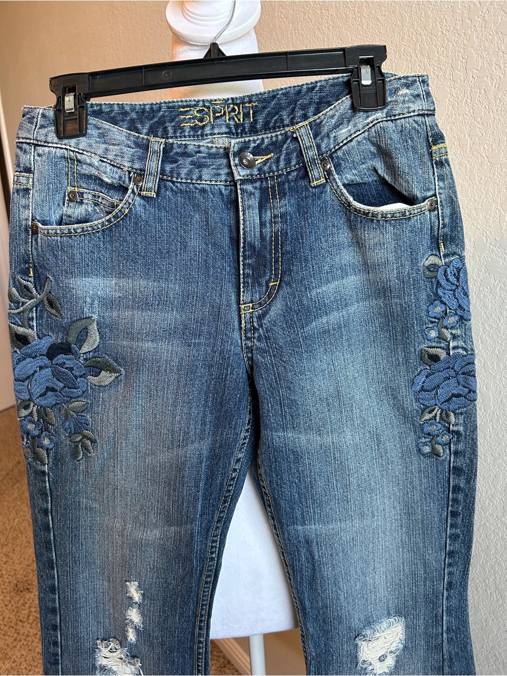 ESPRIT Y2K Distressed Boyfriend Flair Rose Embroidered Dark Blue Jeans Size 6 - Picture 3 of 14